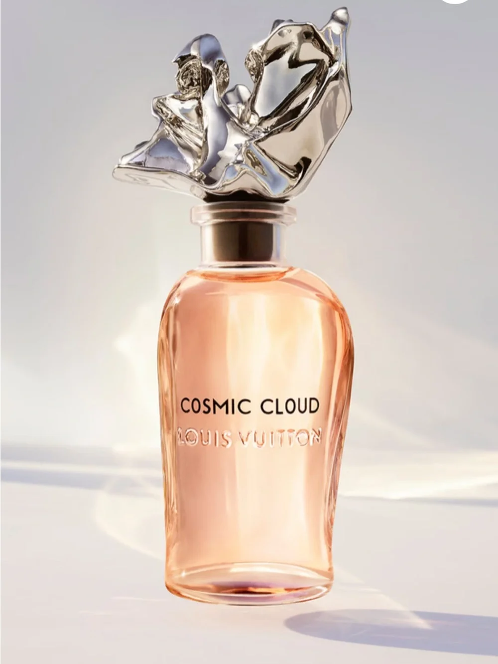 Louis Vuitton Cosmic Cloud fragrance part of the Les Extraits Collection - Picture 3 of 7